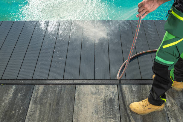 Best Commercial Pressure Washing  in Country Clu, FL