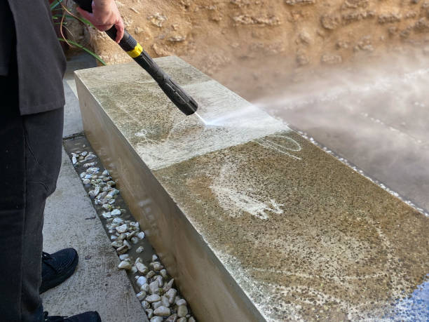 Best Commercial Building Pressure Washing  in Country Clu, FL
