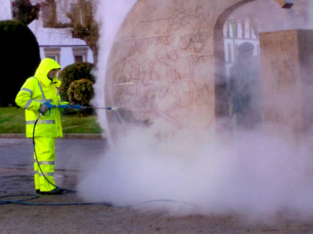 Best Commercial Building Pressure Washing  in Country Clu, FL