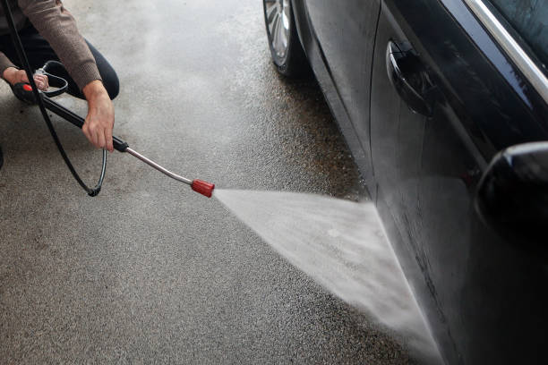 Best Roof Pressure Washing  in Country Clu, FL